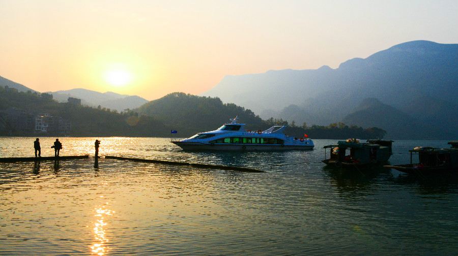 Chongqing Wujiang River Gallery